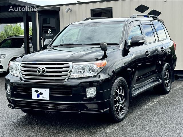 Toyota LAND CRUISER 200 SUV