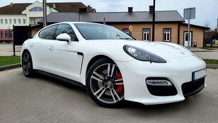 Porsche Panamera GTS  sedan