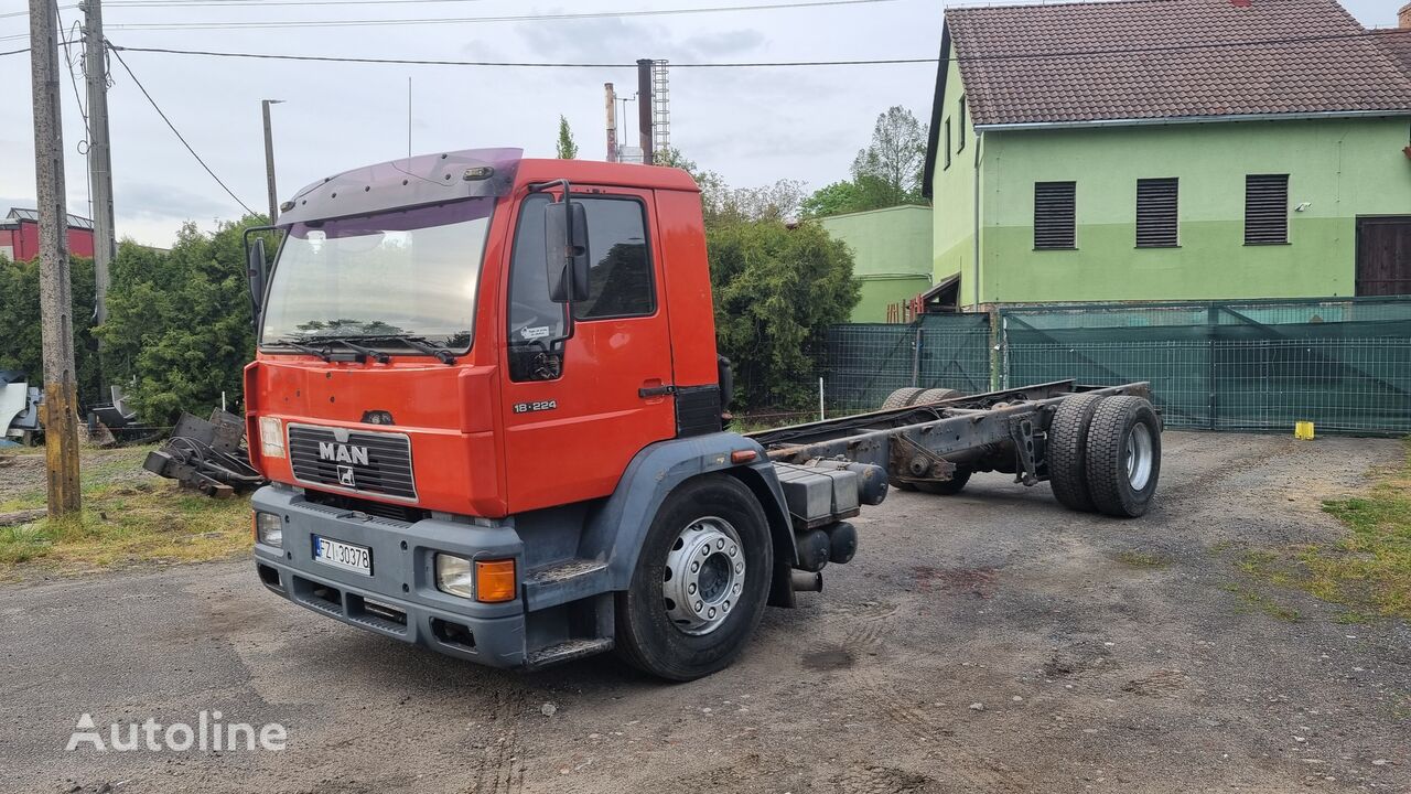 MAN 18.224 chassis truck