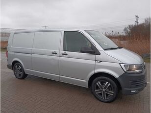 Volkswagen Transporter closed box van