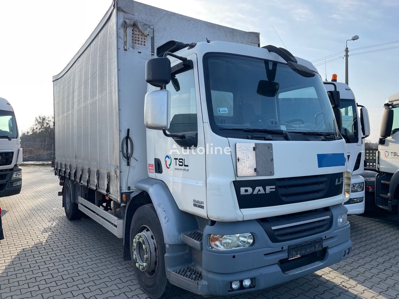 DAF LF 55.300 curtainsider truck