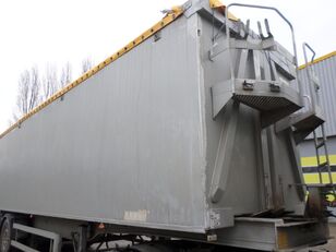 damaged Benalu C34CMS grain semi-trailer