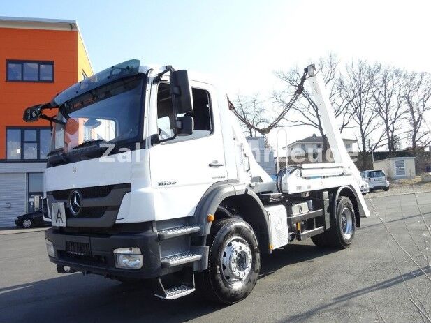 Mercedes-Benz Axor 1833 skip loader truck