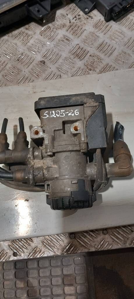 1879275 EBS modulator for Scania R 440  truck tractor