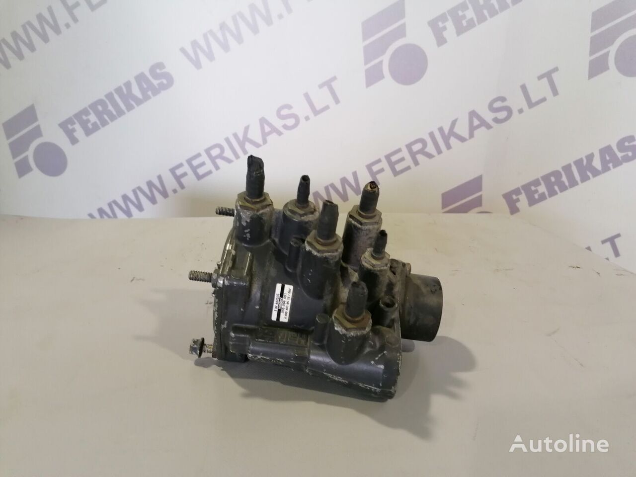 Mercedes-Benz A0004319513 pneumatic valve for Mercedes-Benz Axor Atego truck tractor